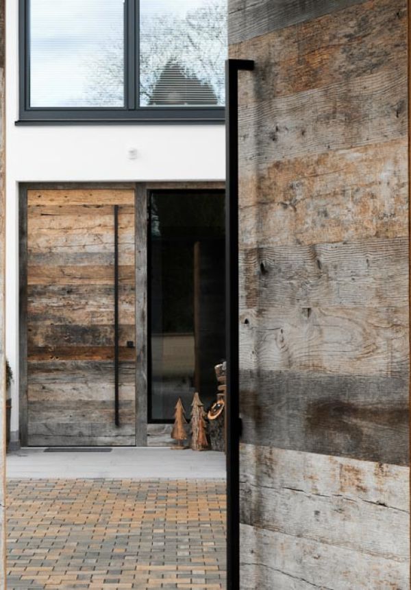 Eingangsportal und Haustür vom Schreiner