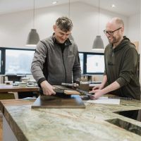 Anton Herzinger Holztechniker und Andreas Greive Dipl.-Ing. (FH) Fachrichtung Innenarchitektur