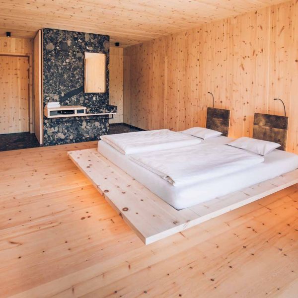 Hirzinger Innenausbau Hotelzimmer und Poststube