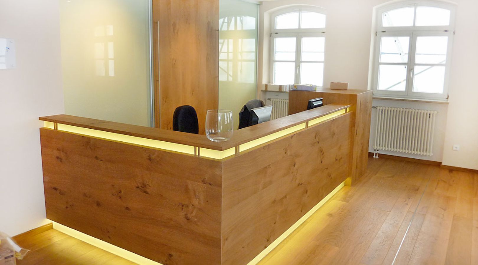 Empfangstheken / Empfangstresen vom Schreiner