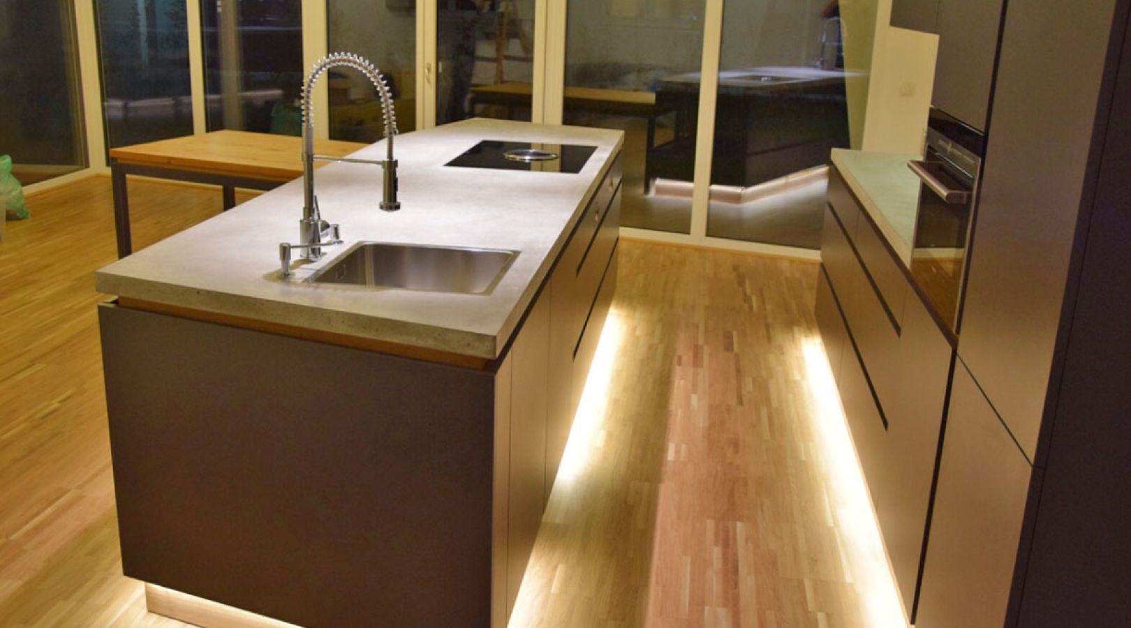 Küche Innsbruck // Beton + Eiche