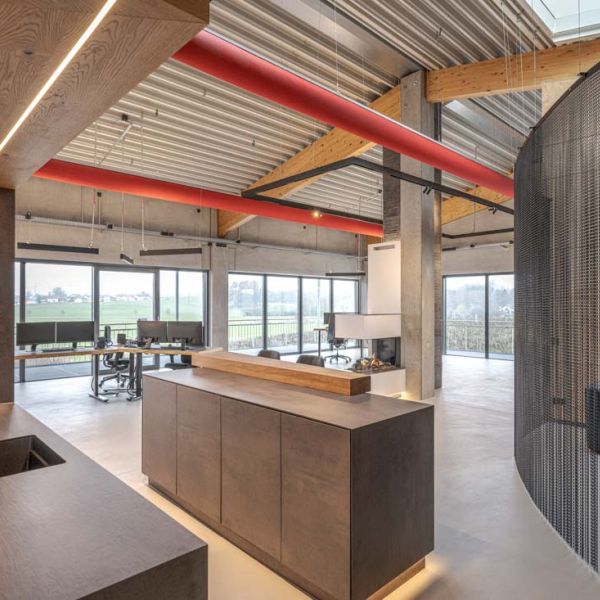 Innenausbau Kaffeeküche, Teamarbeitstische, Konferenztisch