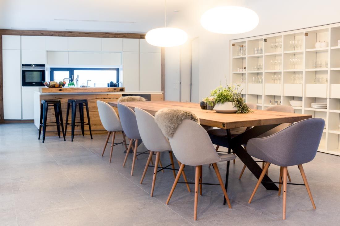 kueche_mineralwerkstoff_eiche_sitzlounge_001