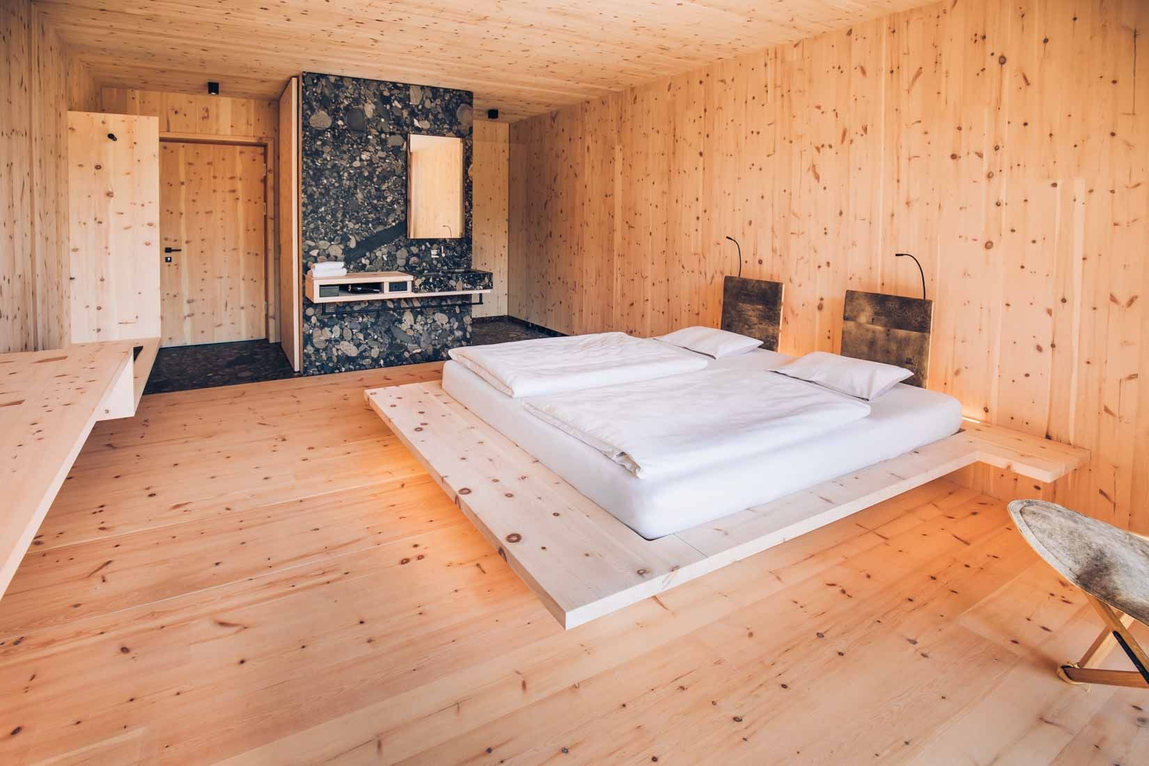 hotel_hirzinger_innenausbau_hotelzimmer_poststube_003