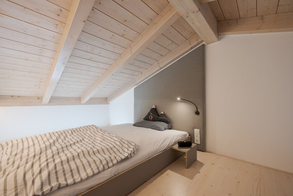 jugendzimmer_galerie_einbauschrank_treppe_schreiner_13